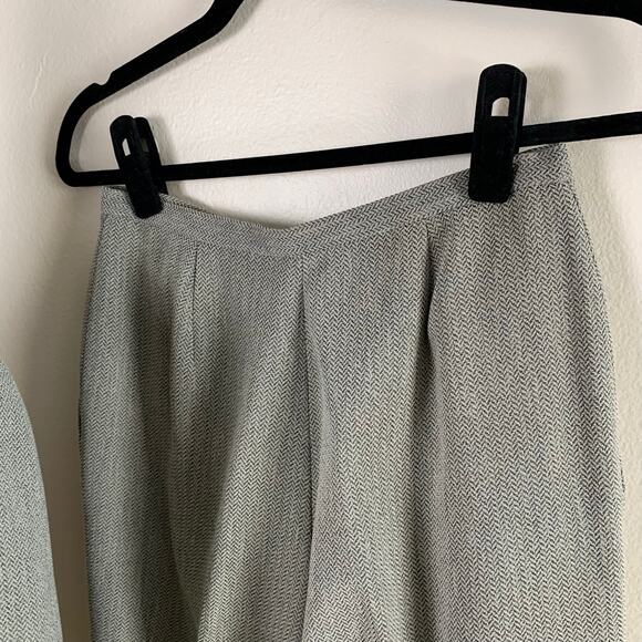 Ann Taylor Petite Sz 2P/4P Pant Suit w/ Blazer Jacket Gray Career Work 
Minimal - Picture 9 of 12